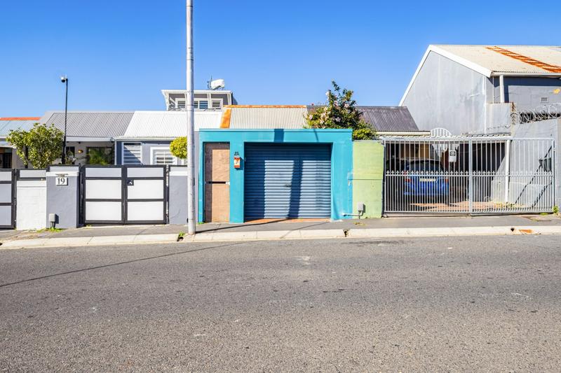 1 Bedroom Property for Sale in Woodstock Western Cape